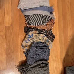 Scarf lot